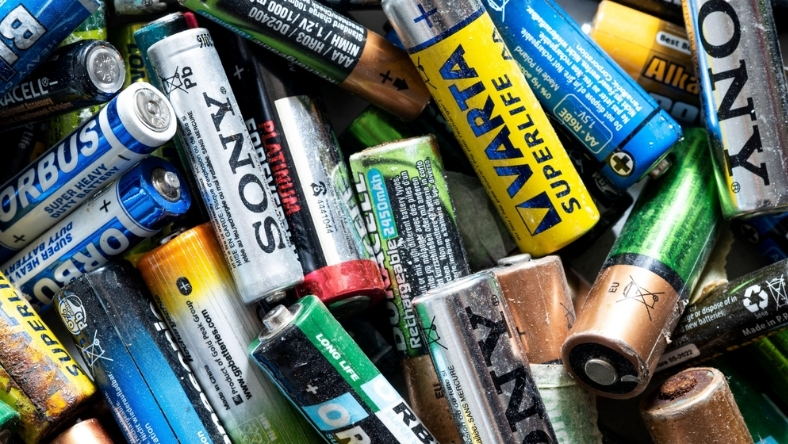 Mixed used portable batteries for recycling collection